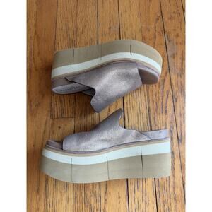 Naked Feet Flow Shoes Womens Size 6.5 Gold Leather Platform Wedge Slides Sandals